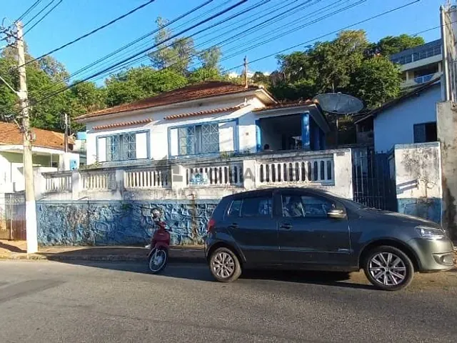 Casa com 617m² 3 quartos e 2 banheiros, à venda, no bairro Cruzeiro em Itajubá