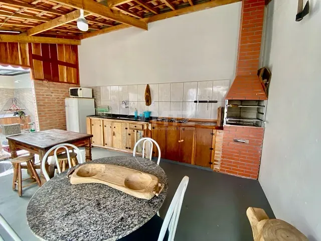 Casa com 200m² 3 quartos e 2 banheiros, à venda, no bairro Jardim Maria Luiza em Botucatu