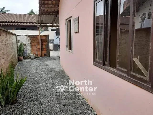 Casa com 217m² 4 quartos e 3 banheiros, à venda, no bairro Porto Grande em Araquari