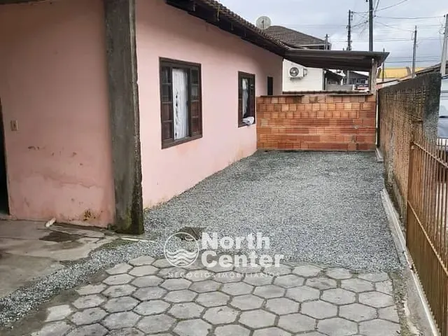 Casa com 217m² 4 quartos e 3 banheiros, à venda, no bairro Porto Grande em Araquari