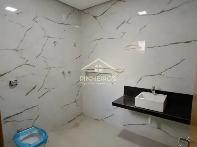 Casa com 336m² 3 quartos e 1 banheiro, à venda, no bairro Vila Salomé em Cambé