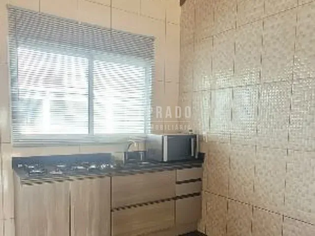 Casa com 360m² 2 quartos e 3 banheiros, à venda, no bairro Laranjal em Pelotas