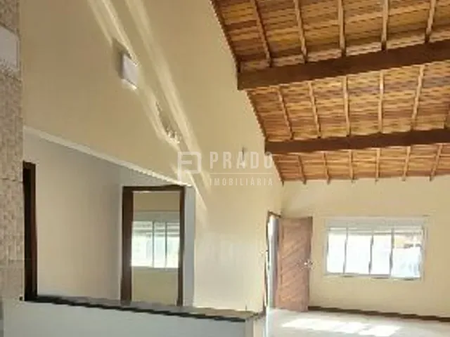 Casa com 360m² 2 quartos e 3 banheiros, à venda, no bairro Laranjal em Pelotas