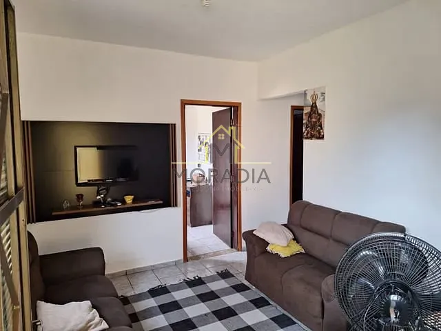 Casa com 200m² 3 quartos e 1 banheiro, à venda, no bairro Parque dos Municípios I em Guaxupé