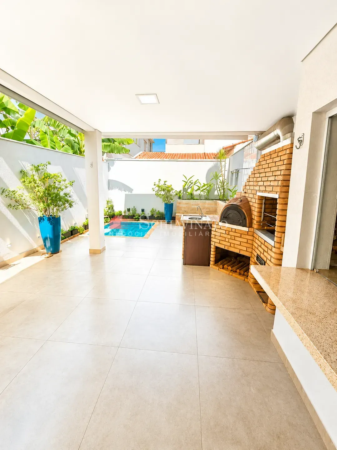 Casa, 3 quartos, 215 m² - Foto 1