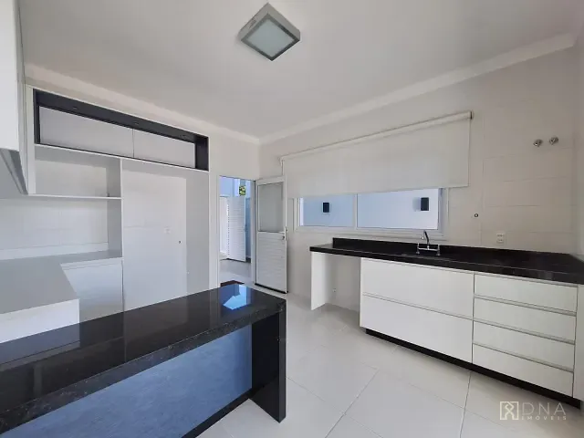 Casa 4 quartos e 5 banheiros, à venda, no bairro Urbanova VII em São José dos Campos