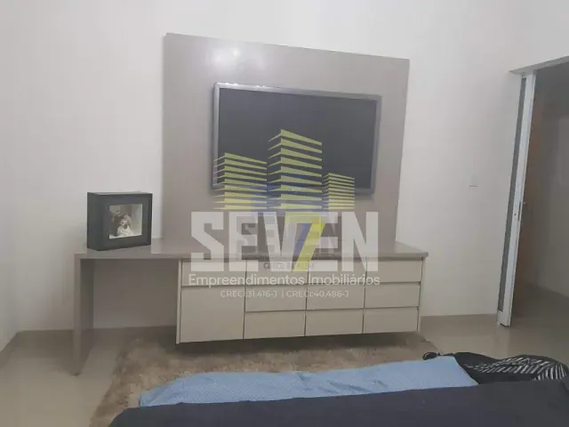 Casa com 525m² 4 quartos e 4 banheiros, à venda, no bairro Jardim Colonial em Bauru