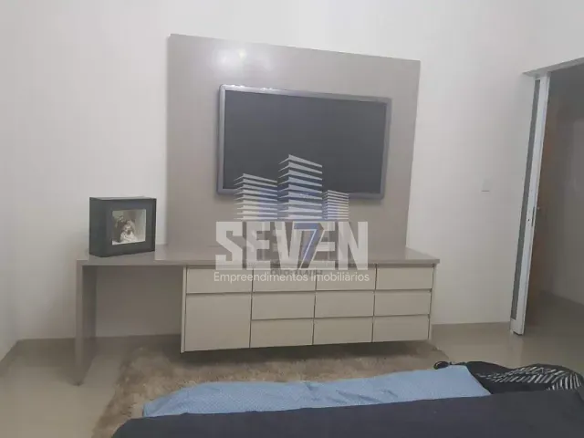 Casa com 525m² 4 quartos e 4 banheiros, à venda, no bairro Jardim Colonial em Bauru