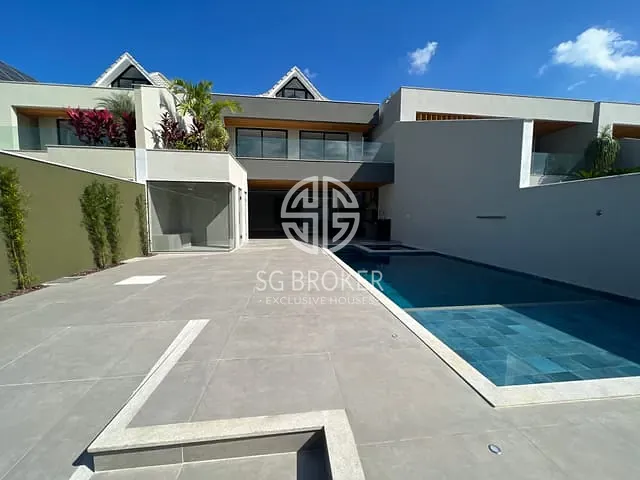 Casa com 315m² 5 quartos e 8 banheiros, à venda, no bairro Barra da Tijuca em Rio de Janeiro