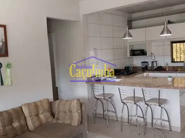 Casa com 113m², à venda, no bairro Centro em Piraí