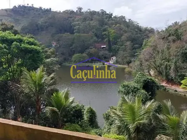 Casa com 113m², à venda, no bairro Centro em Piraí