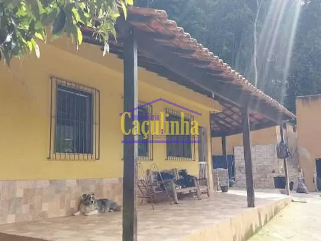 Casa com 113m², à venda, no bairro Centro em Piraí