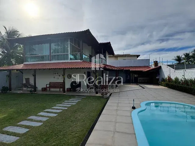 Casa 4 quartos e 3 banheiros, à venda, no bairro Olivença em Ilhéus