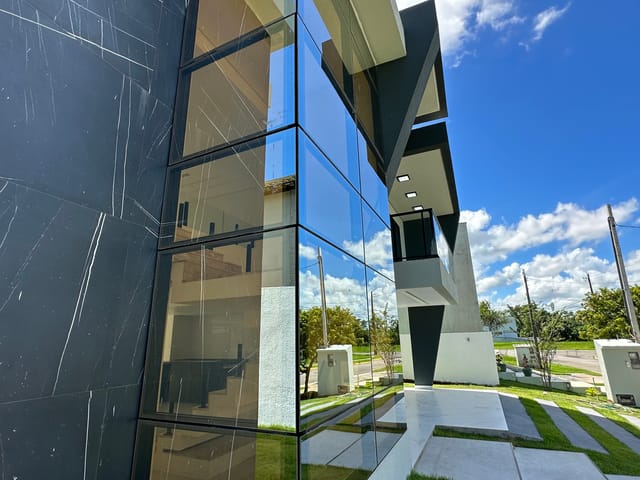 Foto do Casa - Casa à venda com 315m, 4 quartos sendo 4 suítes e 2 vagas no Cond. Alphaville Brennand, Várzea, Recife, PE | Tânia Macêdo Imóveis
