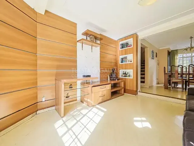 Casa com 168m² 3 quartos e 3 banheiros, à venda, no bairro Santo Inácio em Curitiba