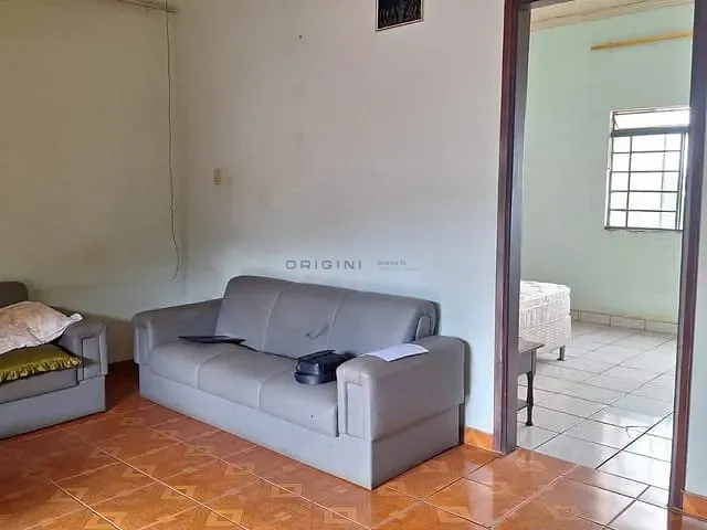 Casa com 750m² 3 quartos e 1 banheiro, à venda, no bairro Monte Castelo em Campo Grande