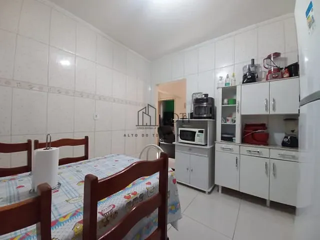 Casa 2 quartos e 2 banheiros, à venda, no bairro Vila Suissa em Mogi das Cruzes