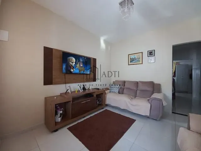 Casa 2 quartos e 2 banheiros, à venda, no bairro Vila Suissa em Mogi das Cruzes