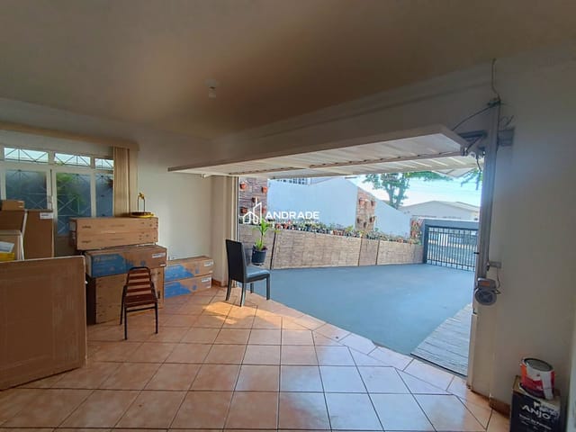 Casa com 408m² 4 quartos e 4 banheiros, à venda, no bairro Centro em Apucarana