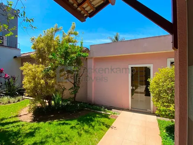Casa com 734m² 3 quartos e 3 banheiros, à venda, no bairro Vila Santa Cecília em Volta Redonda