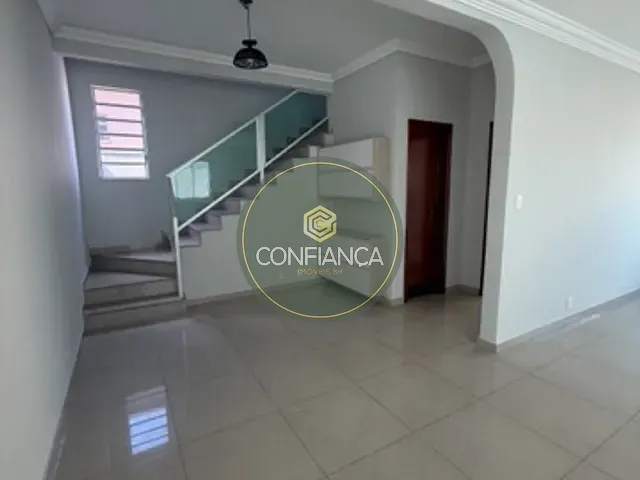 Casa 3 quartos e 2 banheiros, para alugar, no bairro Nova Vista em Belo Horizonte