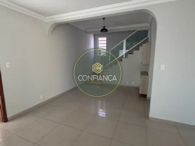 Casa 3 quartos e 2 banheiros, para alugar, no bairro Nova Vista em Belo Horizonte