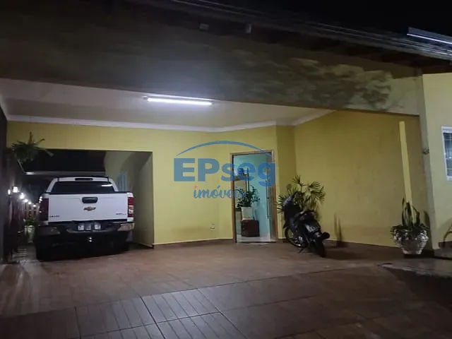 Casa com 260m² 3 quartos e 2 banheiros, à venda, no bairro Residencial Tucanos em Ibiporã