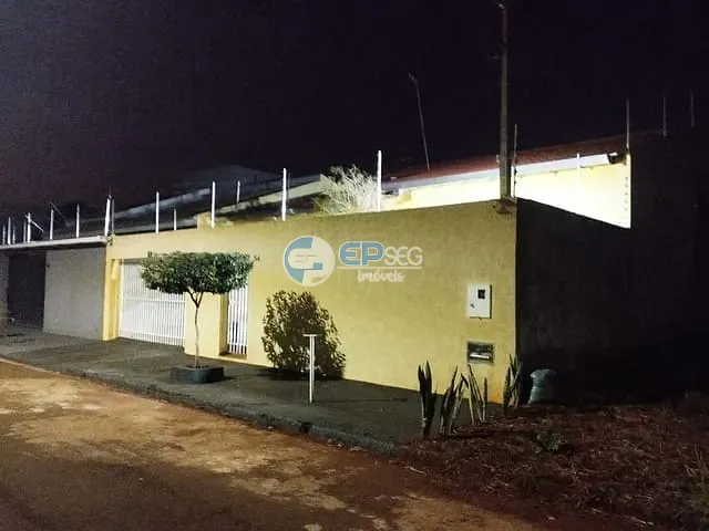 Casa com 260m² 3 quartos e 2 banheiros, à venda, no bairro Residencial Tucanos em Ibiporã