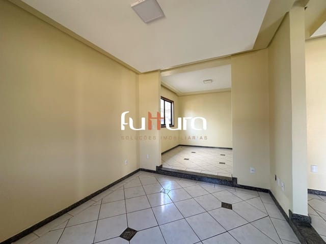 Casa com 434m² 4 quartos e 4 banheiros, à venda, no bairro Jardim Florença em Goiânia