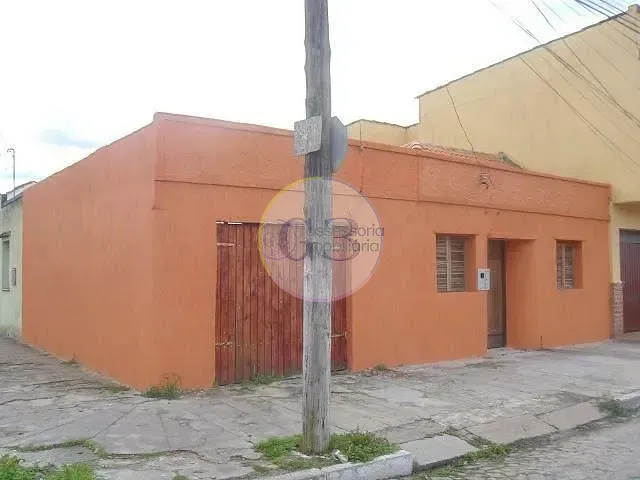 Casa 3 quartos e 1 banheiro, à venda, no bairro Centro em Pelotas