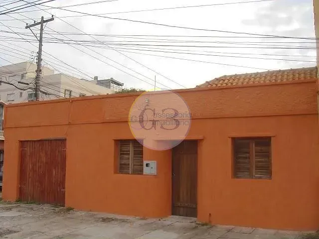 Casa 3 quartos e 1 banheiro, à venda, no bairro Centro em Pelotas
