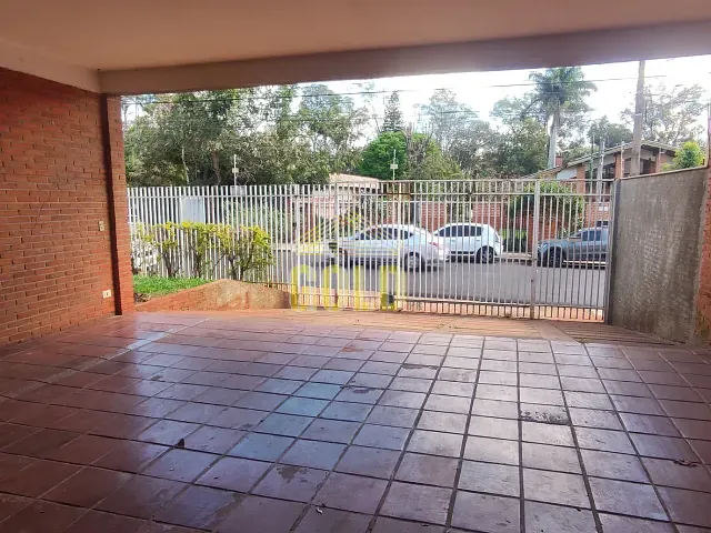 Casa com 402m², à venda, no bairro Lago Parque em Londrina