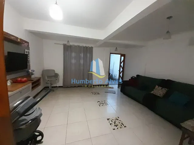 Casa com 189m² 4 quartos e 4 banheiros, à venda, no bairro Alto Maron em Vitória da Conquista