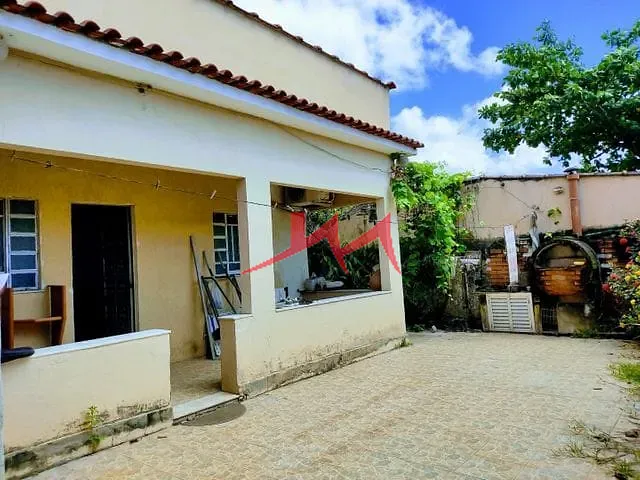 Casa com 372m² 2 quartos e 1 banheiro, à venda, no bairro Monjolo em São Gonçalo