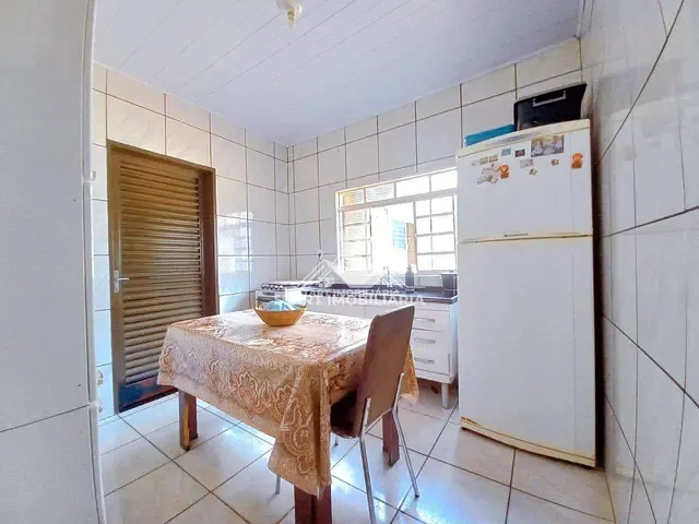 Casa com 180m² 3 quartos e 2 banheiros, à venda, no bairro Núcleo Habitacional Norino Bertolini em Pederneiras