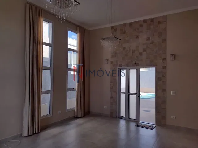 Casa com 300m² 3 quartos e 3 banheiros, à venda, no bairro Condomínio Terras de Atibaia I em Atibaia