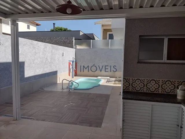 Casa com 300m² 3 quartos e 3 banheiros, à venda, no bairro Condomínio Terras de Atibaia I em Atibaia