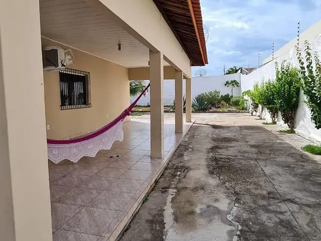 Casa 3 quartos e 1 banheiro, à venda ou para alugar, no bairro Amaury Alves de Menezes em Paulo Afonso