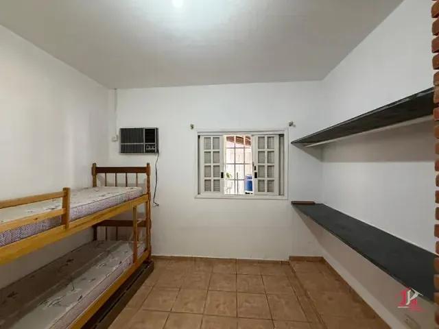 Casa 2 quartos e 2 banheiros, à venda, no bairro Cibratel II em Itanhaém