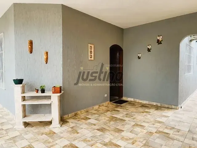 Casa com 212m² 3 quartos e 2 banheiros, à venda, no bairro Balneário Pigalle em Itanhaém
