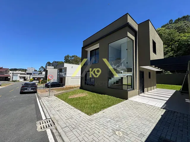 Casa com 220m² 3 quartos e 3 banheiros, à venda, no bairro Campo Pequeno em Colombo