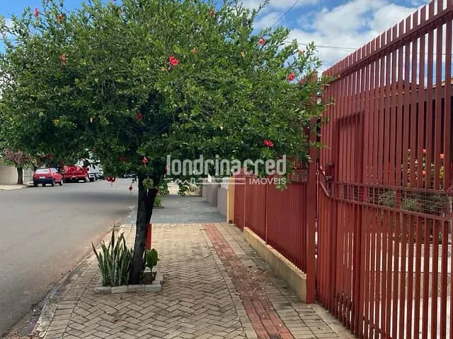 Casa com 300m² 4 quartos e 4 banheiros, à venda, no bairro Alpes em Londrina