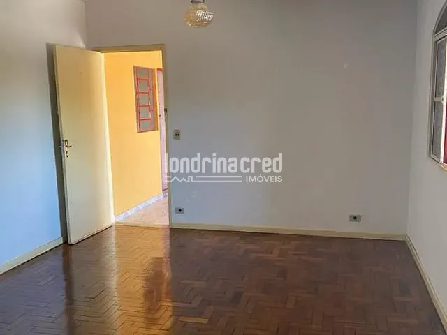 Casa com 300m² 4 quartos e 4 banheiros, à venda, no bairro Alpes em Londrina