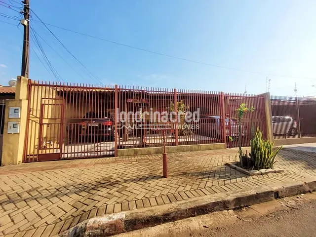 Casa com 300m² 4 quartos e 4 banheiros, à venda, no bairro Alpes em Londrina