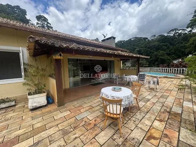Casa com 4091m² 3 quartos e 3 banheiros, à venda, no bairro Golfe em Teresópolis