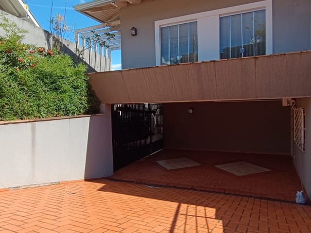 Casa com 583m² 5 quartos e 5 banheiros, à venda, no bairro Jardim Vila Rica em Cambé