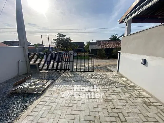 Casa com 150m² 3 quartos e 2 banheiros, à venda, no bairro Costeira em Balneário Barra do Sul