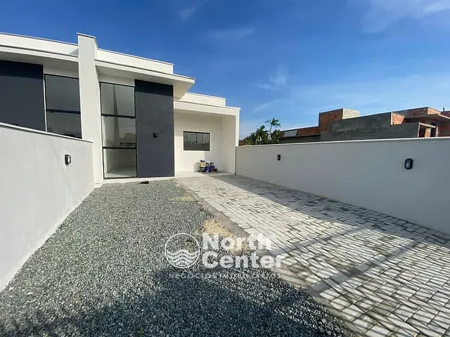 Casa com 150m² 3 quartos e 2 banheiros, à venda, no bairro Costeira em Balneário Barra do Sul