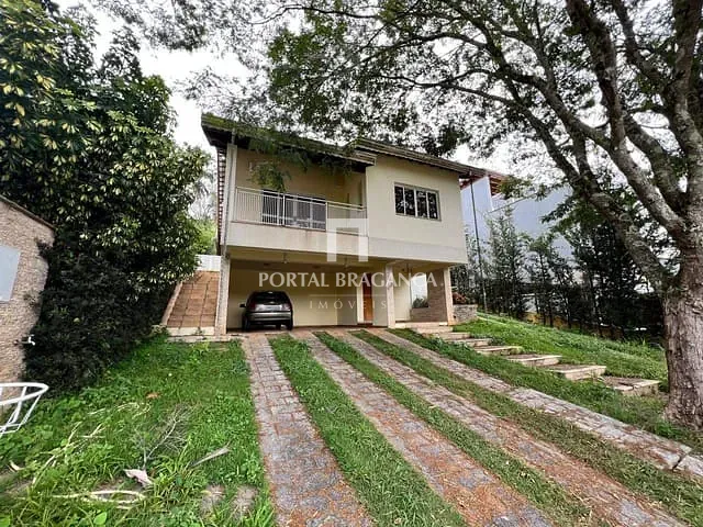 Casa com 608m² 3 quartos e 3 banheiros, à venda, no bairro Condomínio Residencial Santa Helena em Bragança Paulista