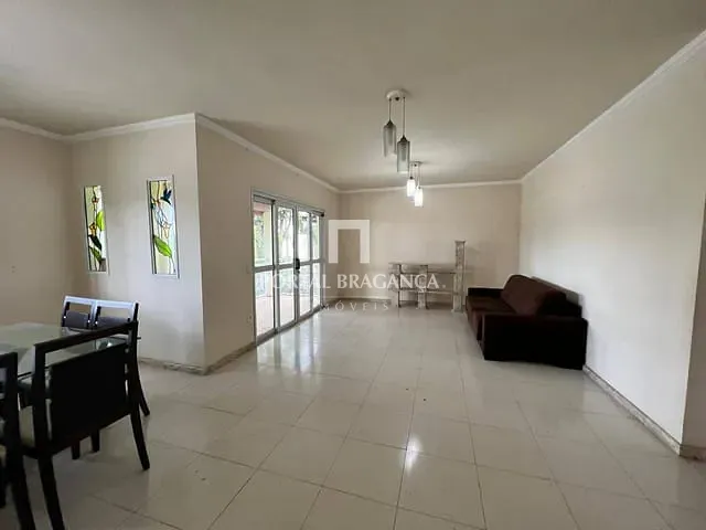 Casa com 608m² 3 quartos e 3 banheiros, à venda, no bairro Condomínio Residencial Santa Helena em Bragança Paulista